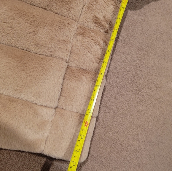 HERNO faux fur Teddy down jacket. Size 8,  Carmel color - Picture 4 of 7